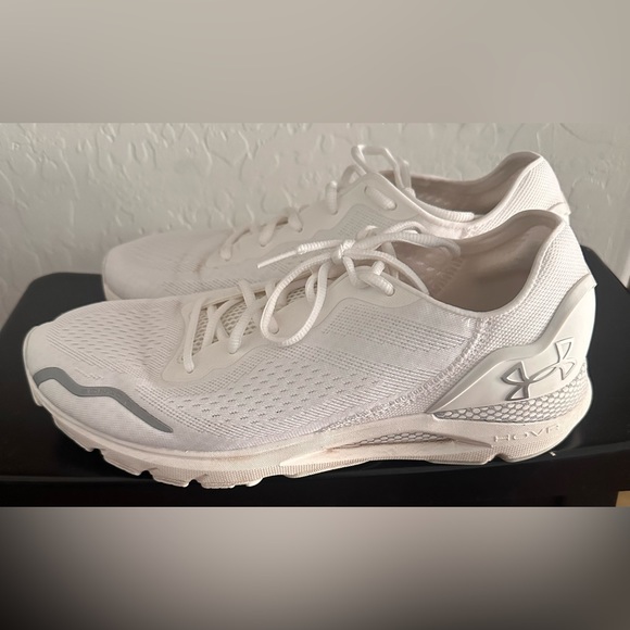 Men’s Under Armour HOVR Sonic 6. - Picture 3 of 9